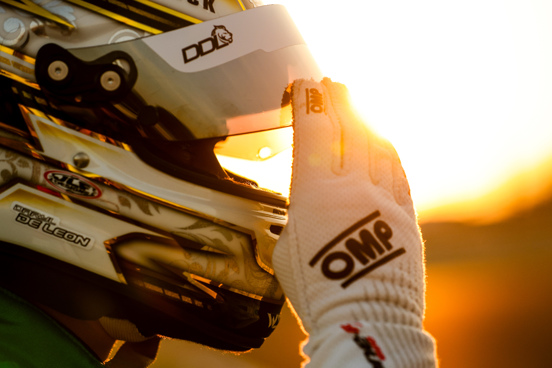 Daryl De Leon racing